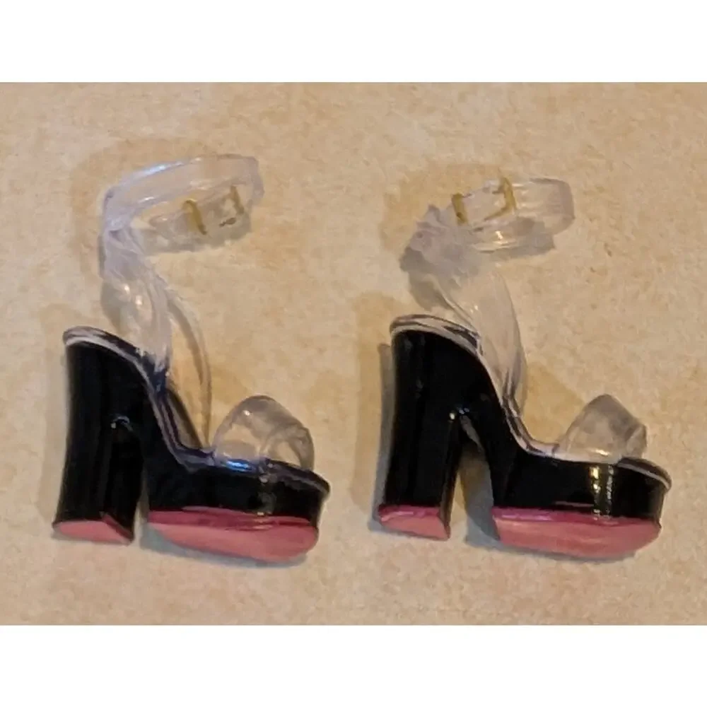 Rainbow High Fashion Doll Ruby Anderson Red Mix and Match 2 Outfits